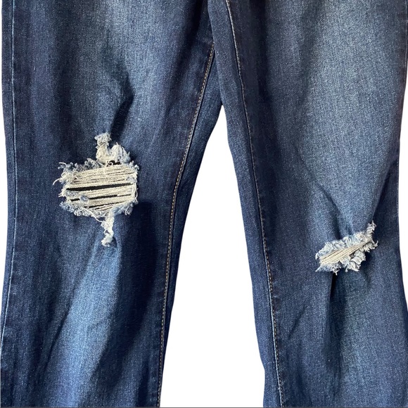 High Rise Ripped Flared Jeans - Picture 4 of 7